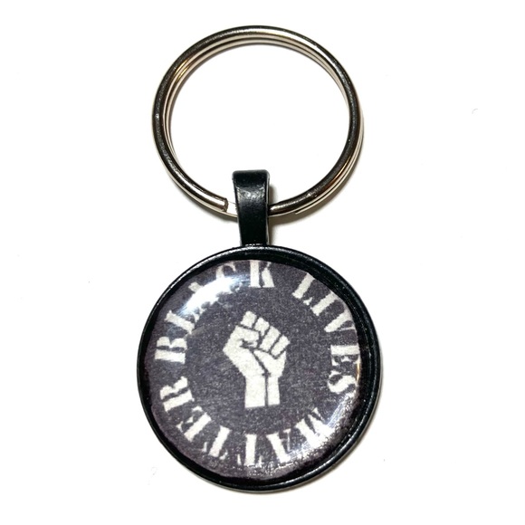 Black Lives Matter Custom Made Keychain - Picture 3 of 4